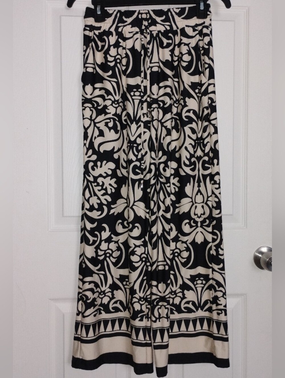 Pookie & Pooch Black and Cream Printed beach pants